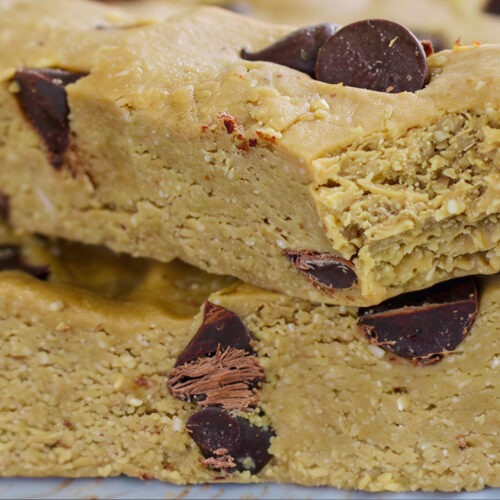 Peanut Butter Chocolate Chip Protein Bars – Blended Bites