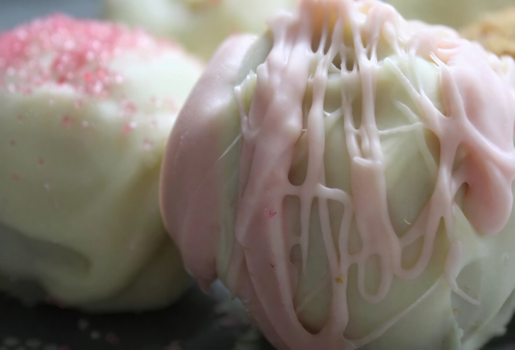 White Chocolate Cheesecake Protein Balls